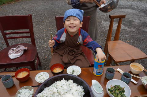 おいしそうに食べるぽこすけ