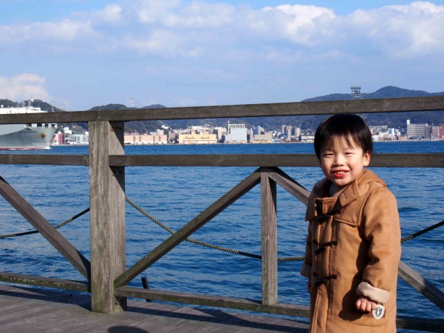 船を見て嬉しそうなぽこすけ